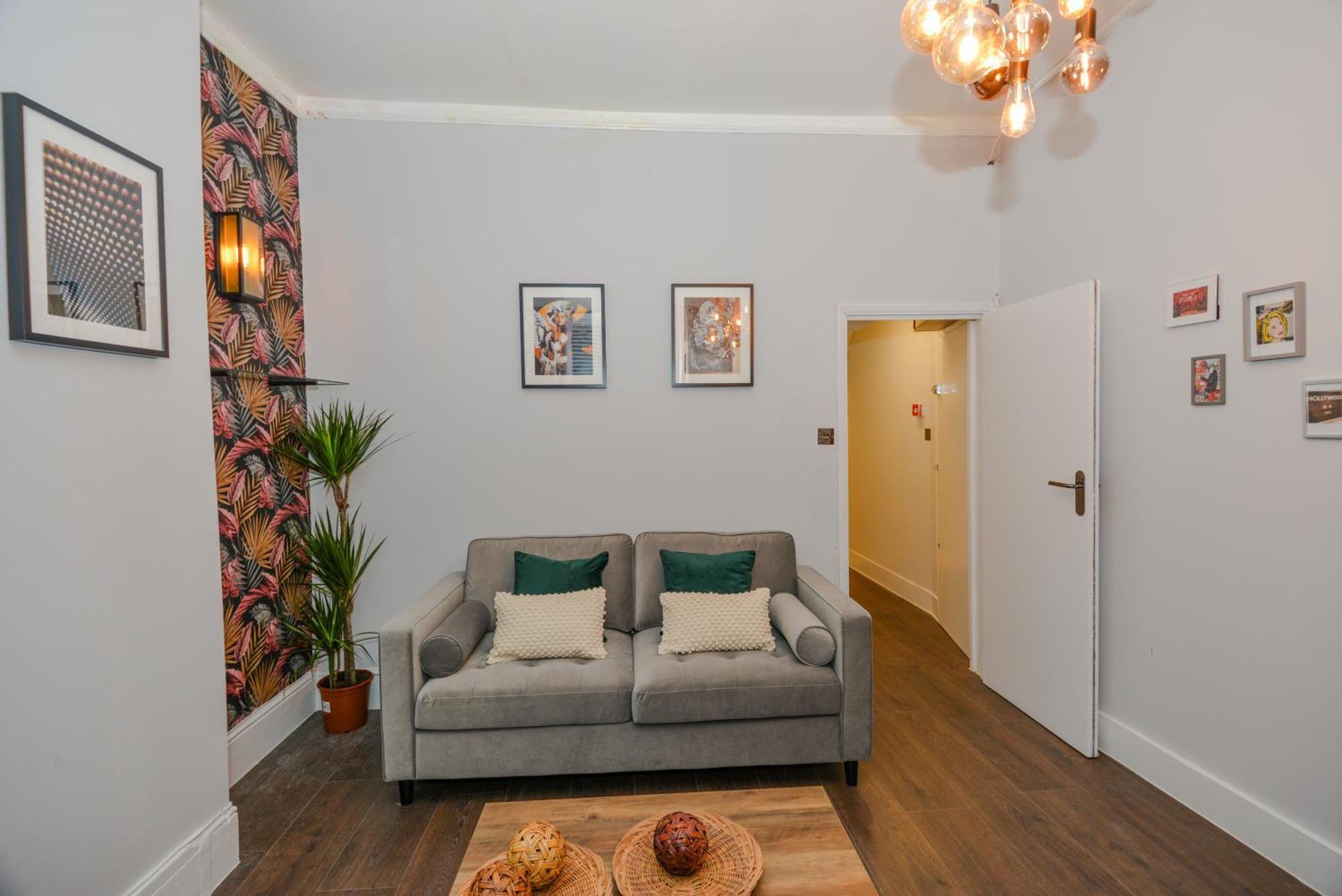 Cosy 1 Bedroom Home For Small Families London Exterior photo